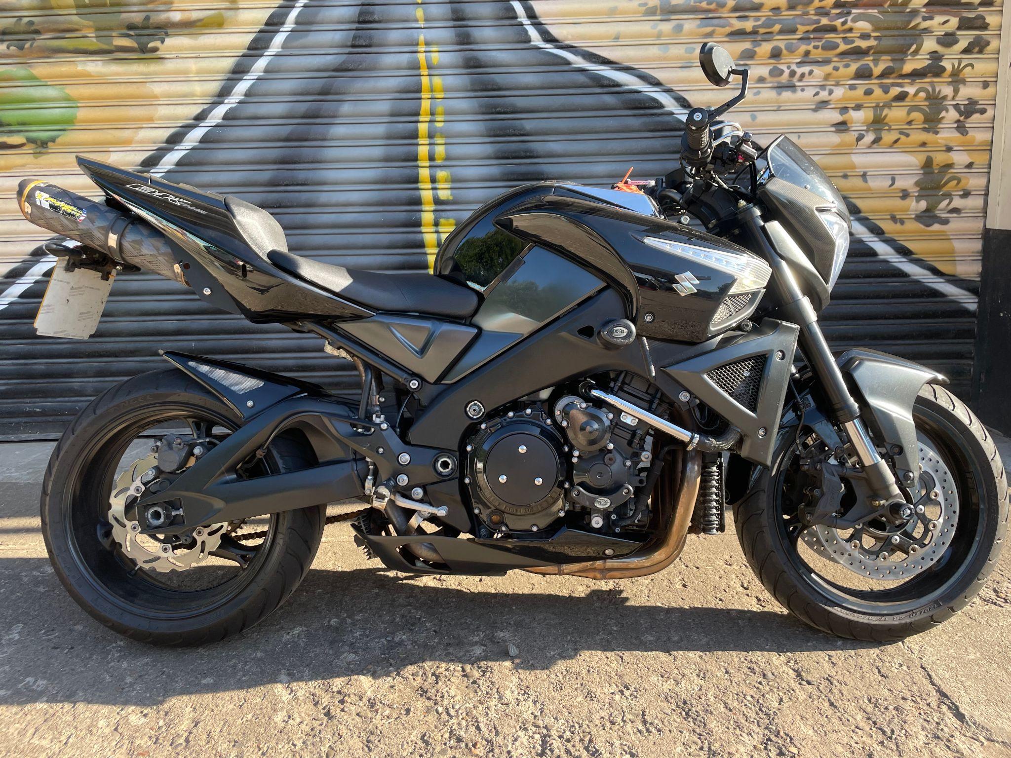 SUZUKI GSX1300BK B−King 外装 10個セット SUZUKI GSX-1300BK B-King (2007-2008) Specs, Performance
